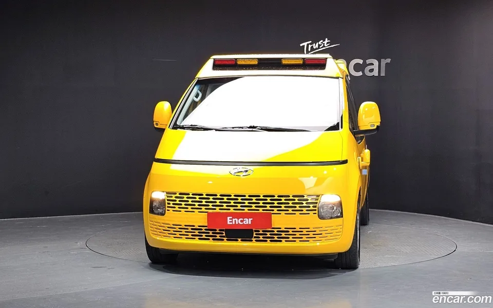 Hyundai Staria L3.5 2022 — thumbnail 3