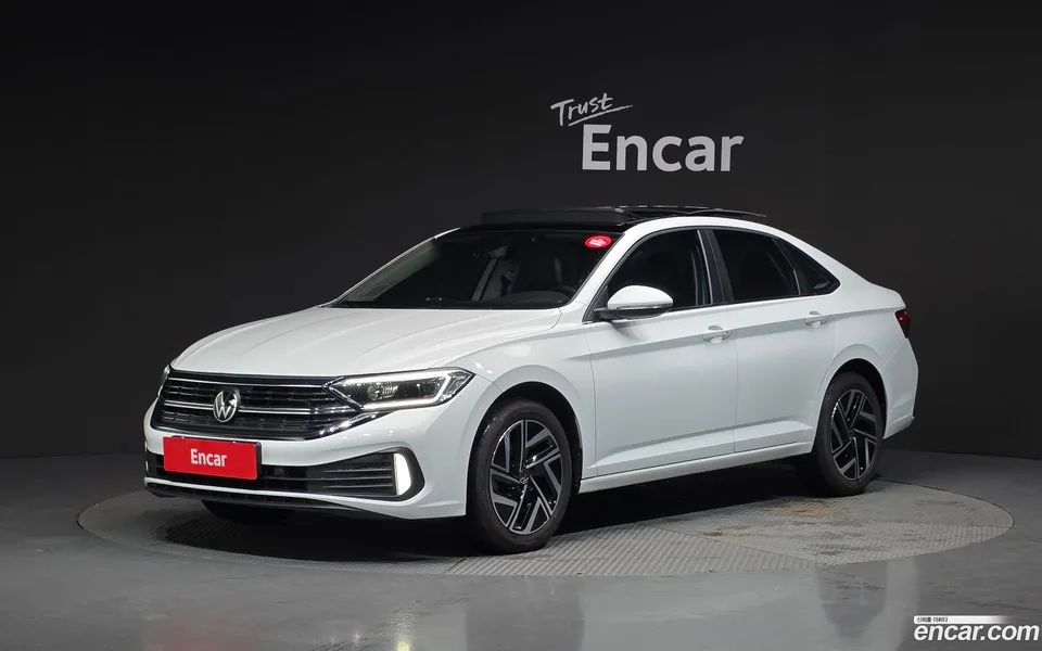 Volkswagen Jetta 1.5 TSI 2022 — photo 1, buy with delivery to Moscow