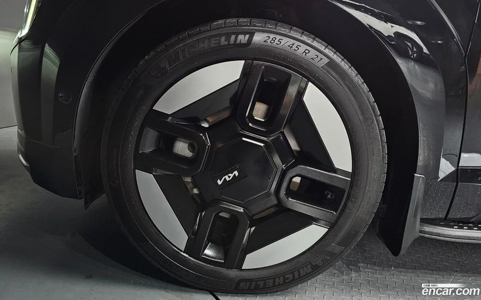Kia EV9 4WD 2023 — thumbnail 5