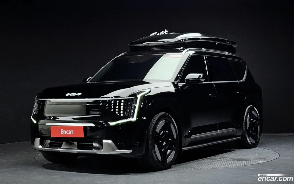 Kia EV9 4WD 2023 — photo 1, buy with delivery to Moscow
