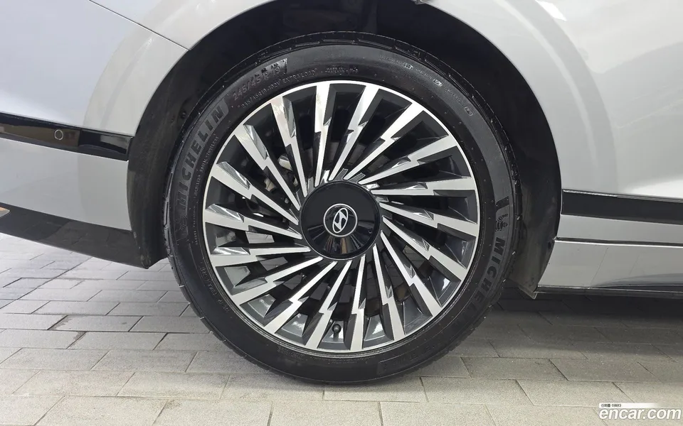 Hyundai Grandeur Hybrid 2023 — thumbnail 5
