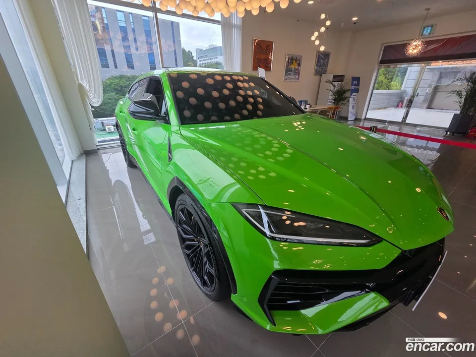 Lamborghini Urus 4.0 V8 SE 2026 — фото 1, купить с доставкой в Москву