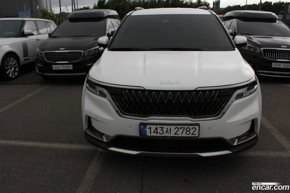 Kia Carnival 9 2023 — photo 1, buy with delivery to Moscow