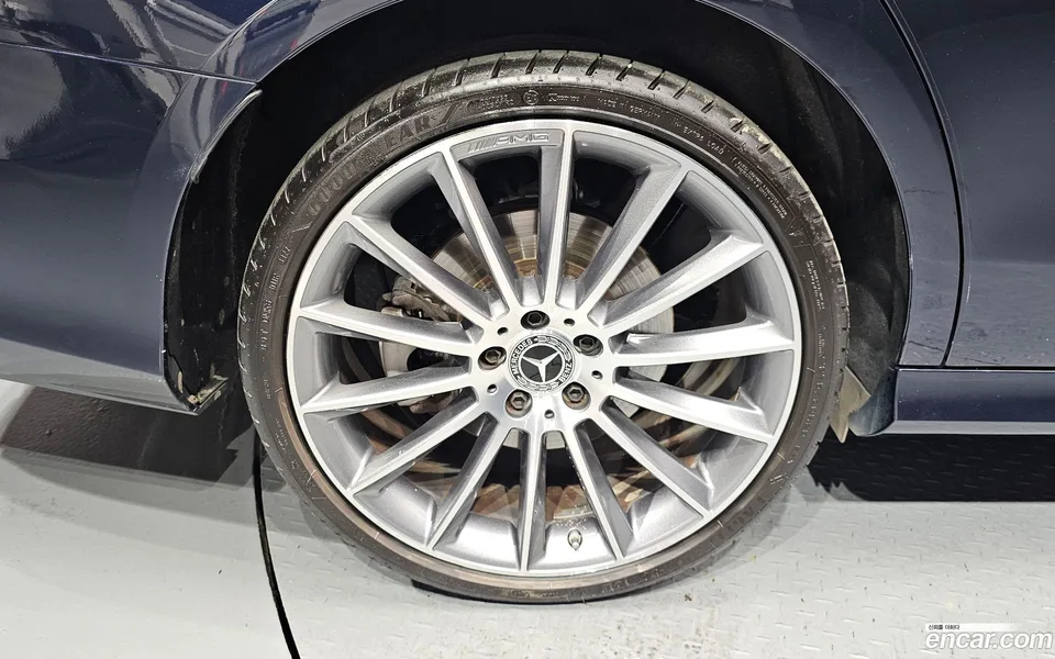 Mercedes-Benz E-Class E350 4MATIC AMG Line 2022 — thumbnail 5