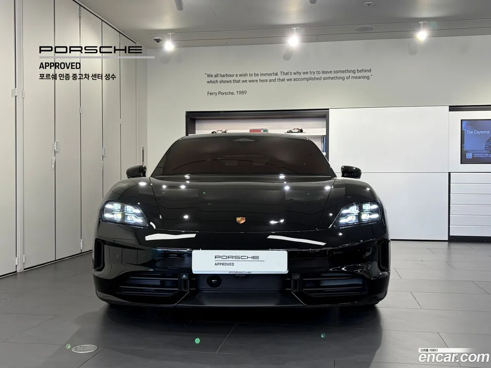 Porsche Taycan GTS 2026 — thumbnail 3