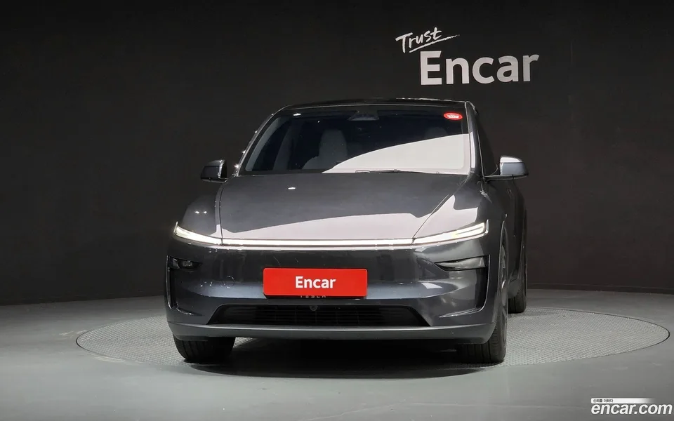 Tesla Model Y RWD 2025 — thumbnail 3