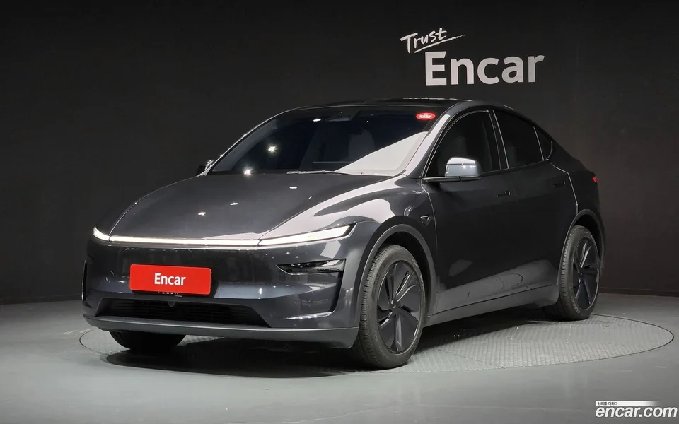 Tesla Model Y RWD 2025 — photo 1, buy with delivery to Moscow