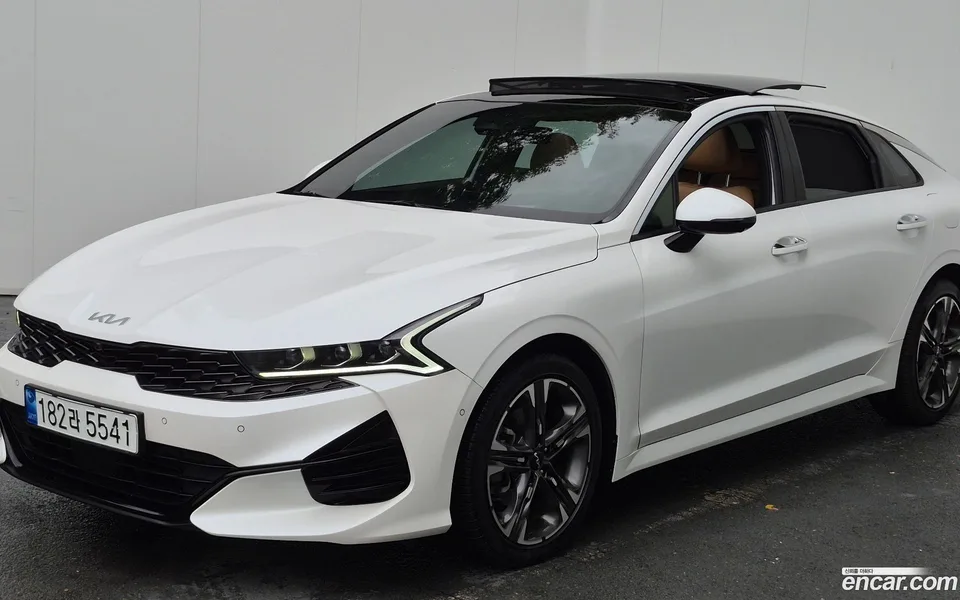 Kia K5 2.0 2022 — photo 1, buy with delivery to Moscow