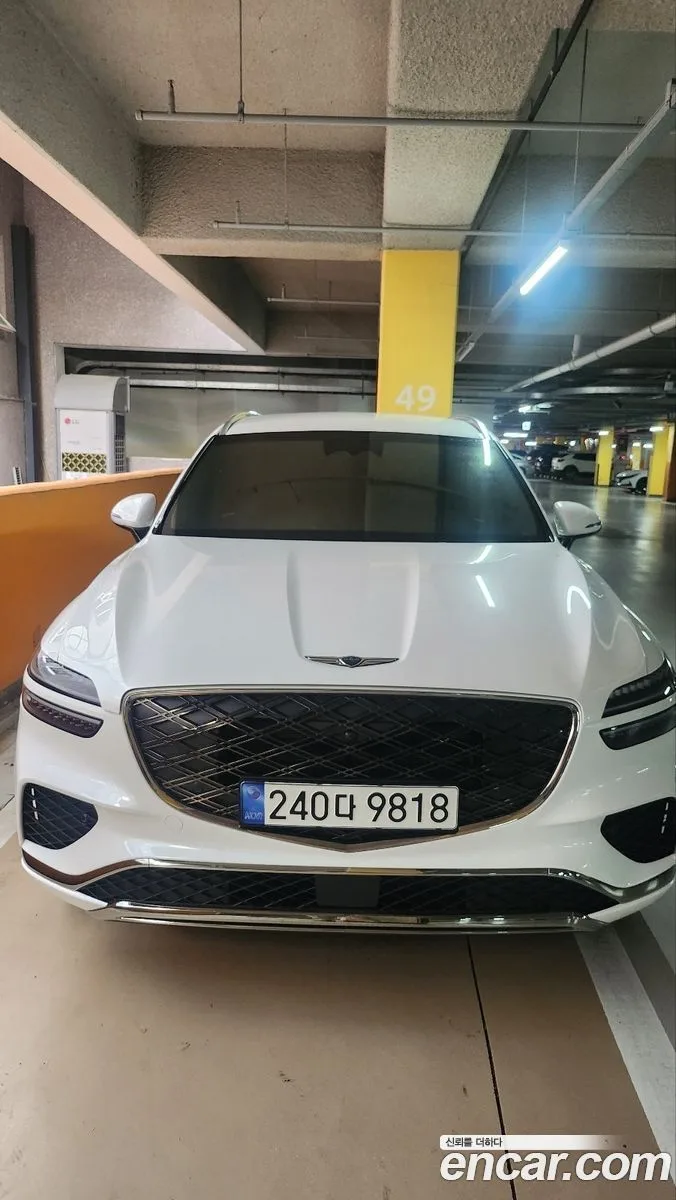 Genesis GV70 2.5T AWD 2024 — photo 1, buy with delivery to Moscow
