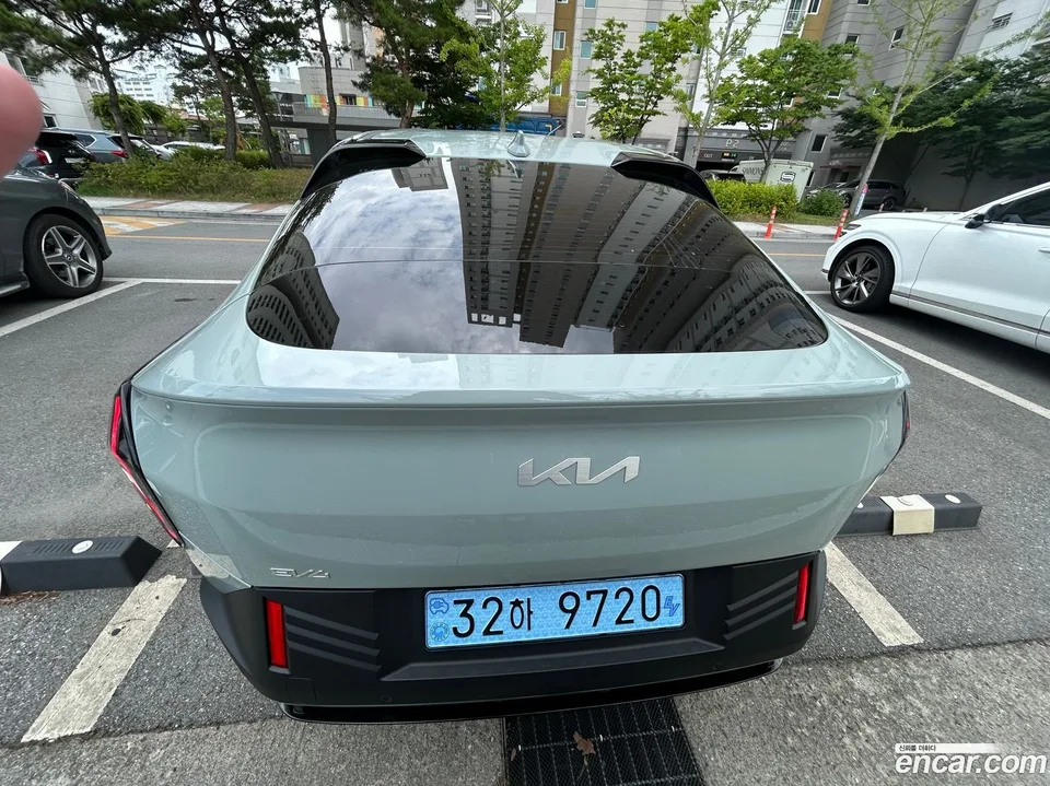 Kia EV4 2WD 2026 — thumbnail 4