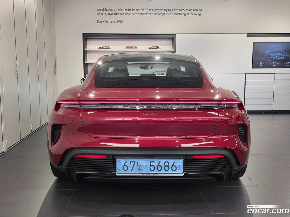 Porsche Taycan 2025 — thumbnail 4