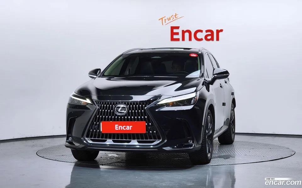 Lexus NX 350h 2023 — thumbnail 3