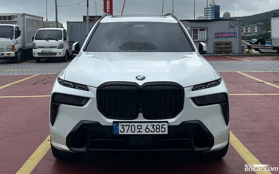 BMW X7 xDrive 40i M 7 2024 — photo 1, buy with delivery to Moscow