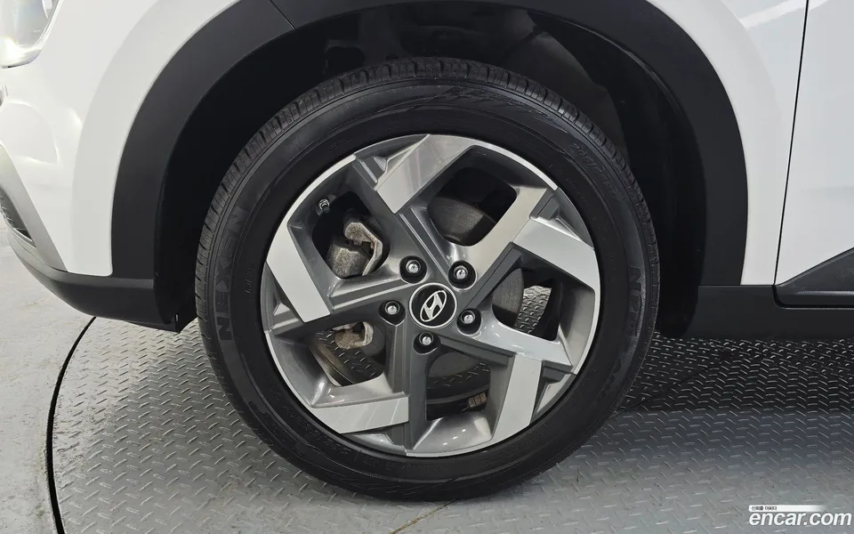 Hyundai Venue 1.6 2023 — thumbnail 2