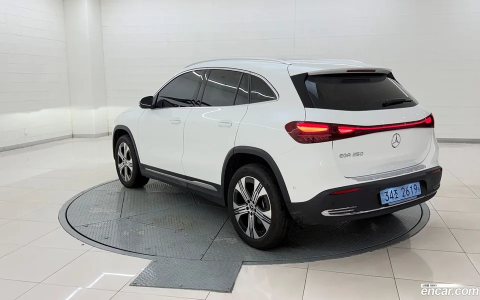 Mercedes-Benz EQA EQA250 2025 — thumbnail 3
