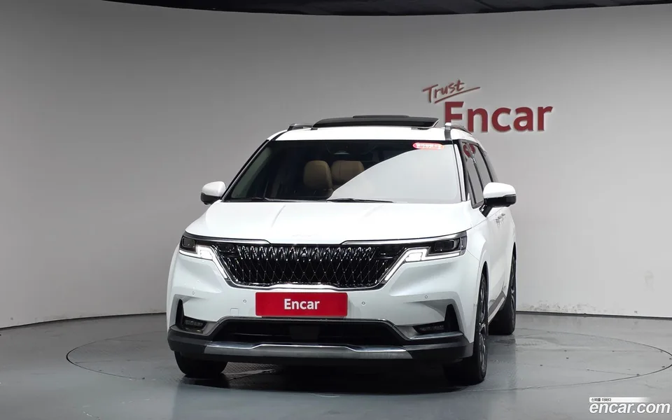 Kia Carnival 7 2023 — thumbnail 3
