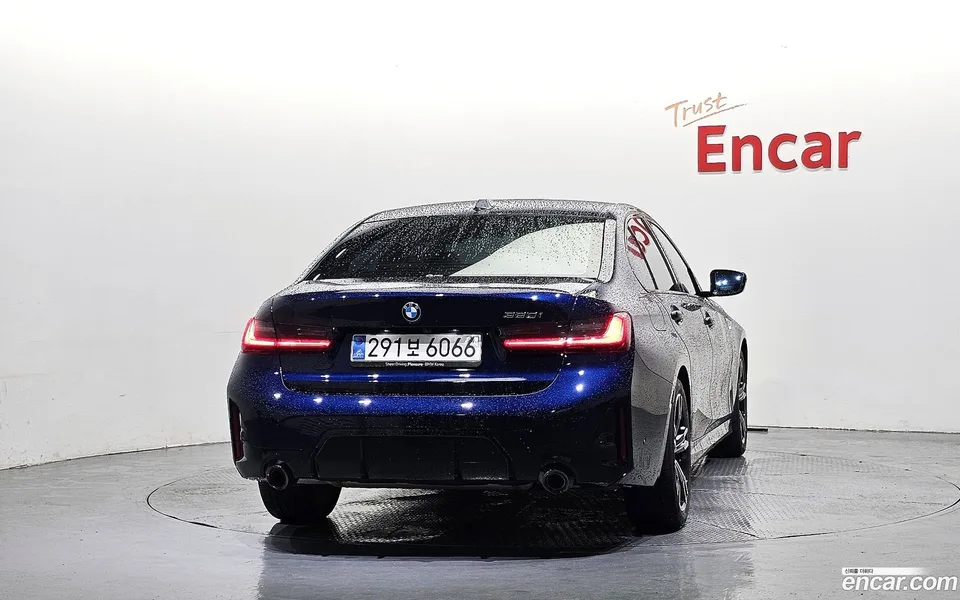 BMW 3 Series 320i M 2025 — thumbnail 4