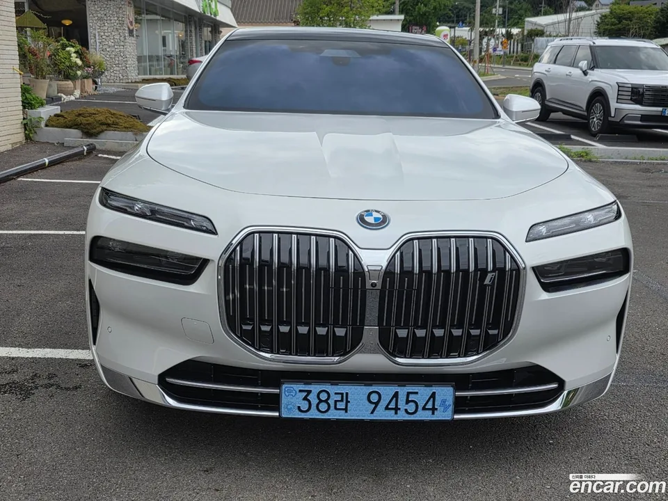 BMW i7 xDrive 60 2026 — photo 1, buy with delivery to Moscow