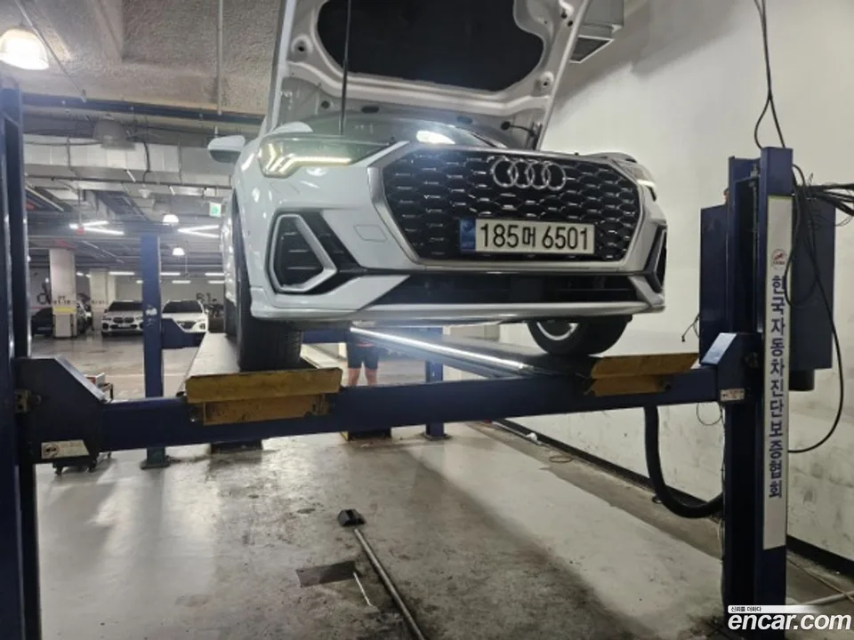 Audi Q3 35 TDI 2022 — photo 1, buy with delivery to Moscow