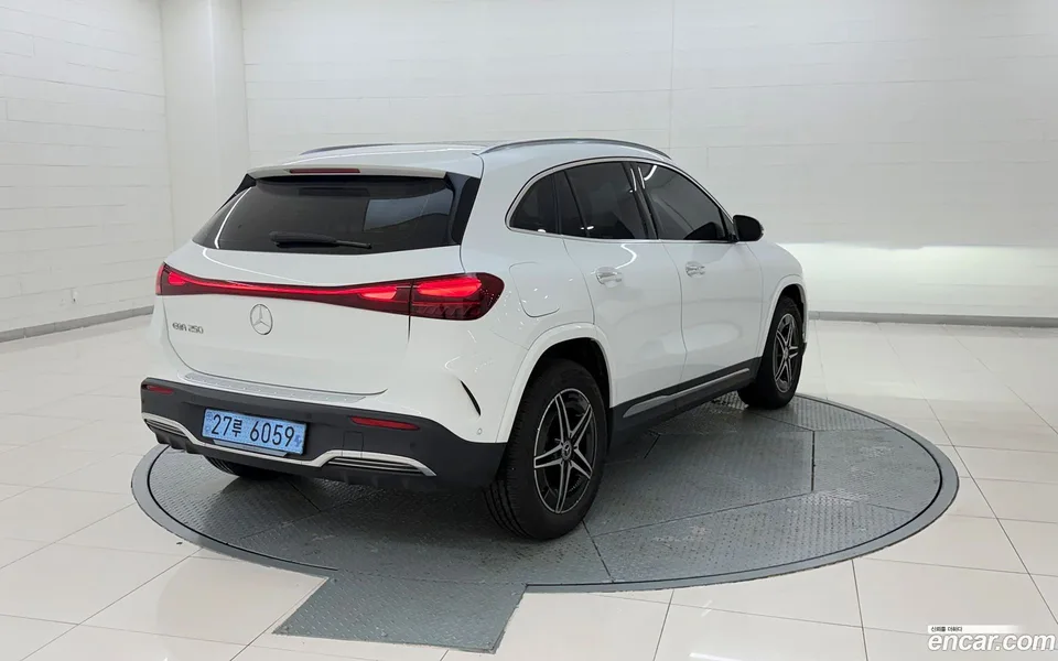Mercedes-Benz EQA EQA250 AMG 2025 — thumbnail 2