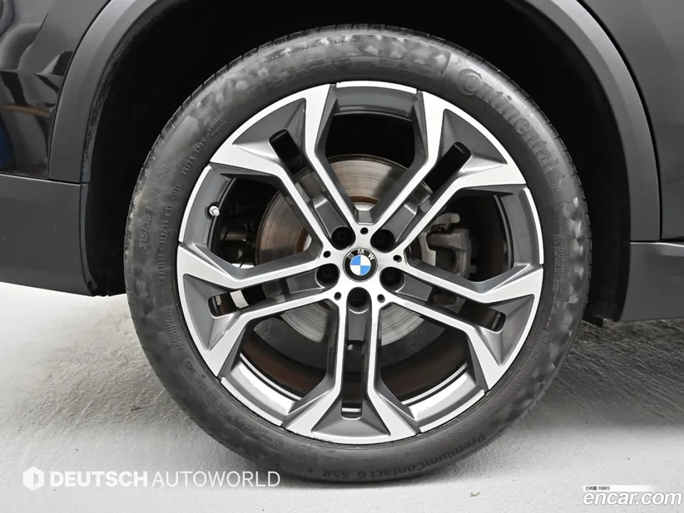 BMW X5 xDrive 30d xLine 2023 — thumbnail 2