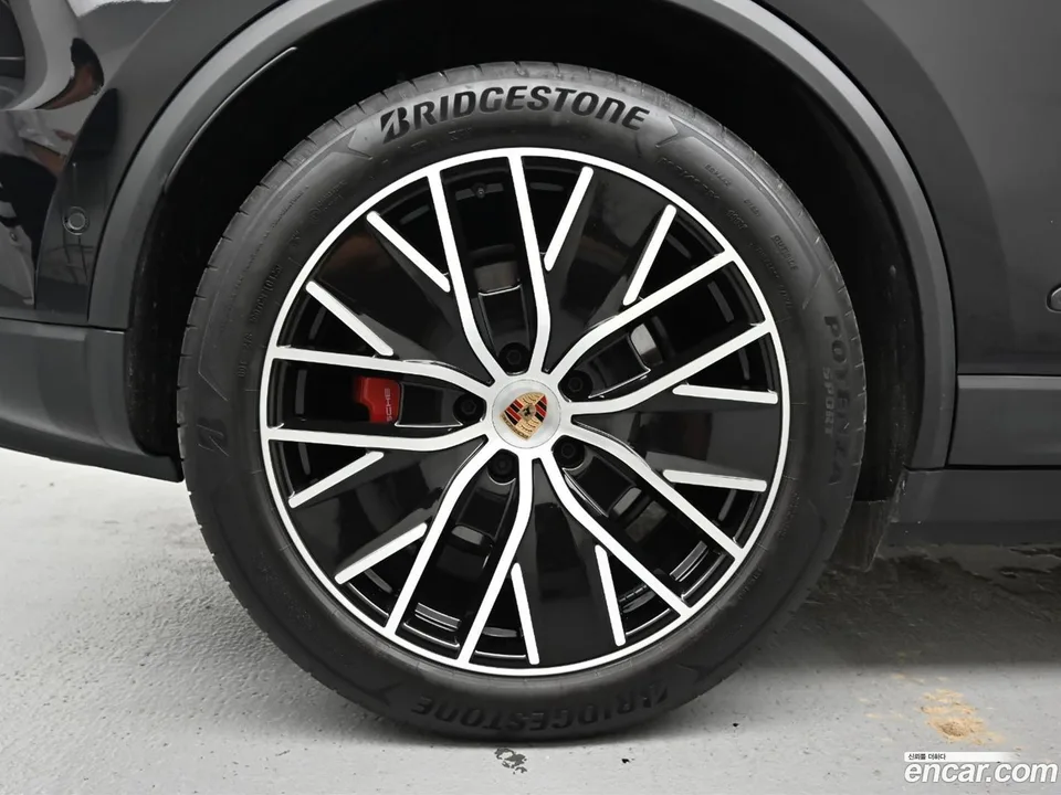 Porsche Macan Electric 4S 2025 — thumbnail 2