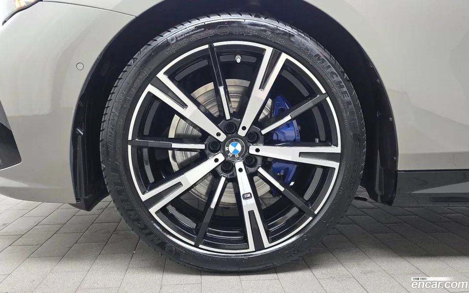 BMW 5 Series 530i xDrive M 2025 — миниатюра 2