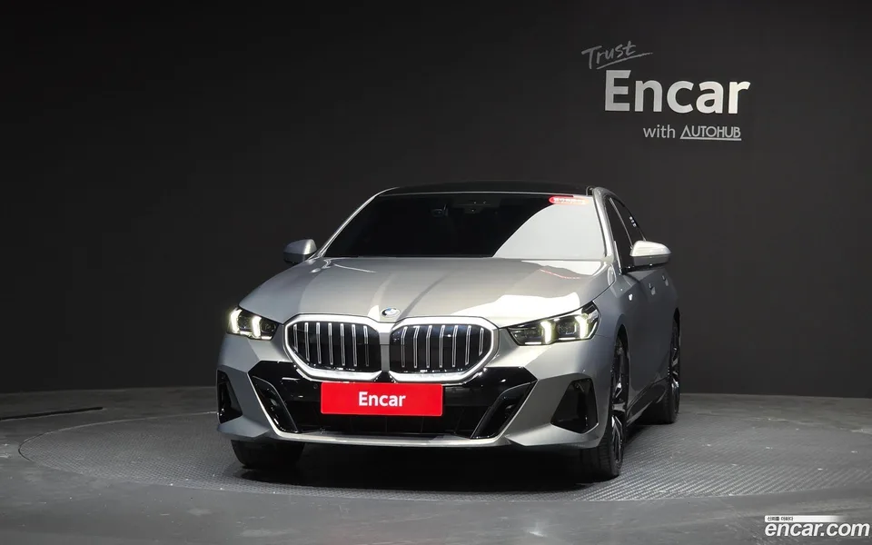 BMW 5 Series 530i xDrive M 2025 — миниатюра 3