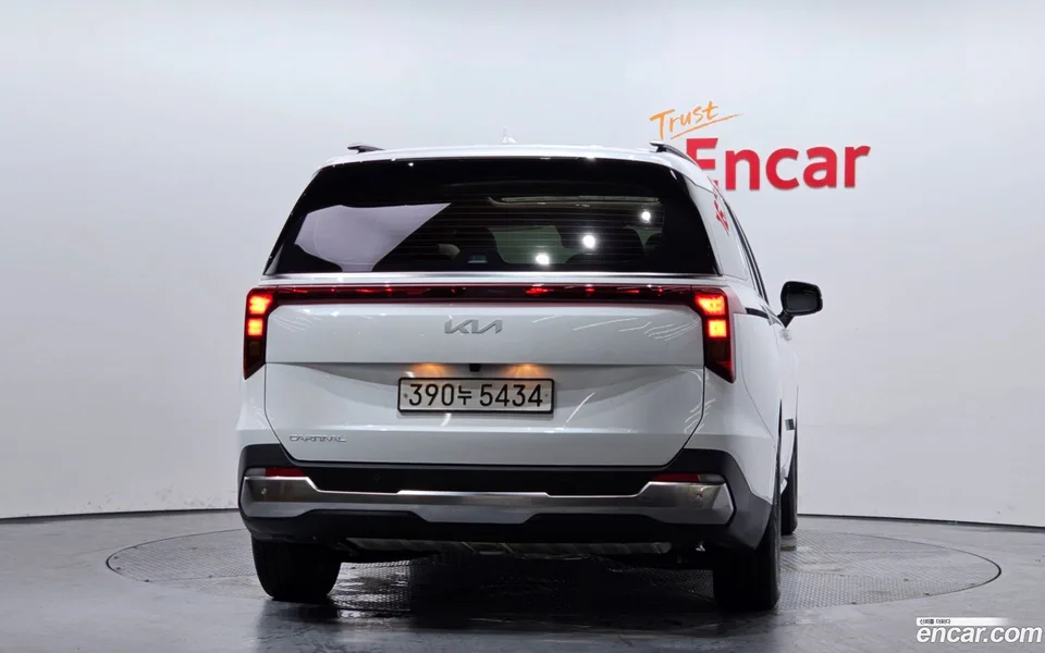 Kia Carnival 9 2024 — thumbnail 4