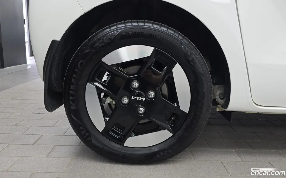 Kia Ray EV 2024 — thumbnail 2