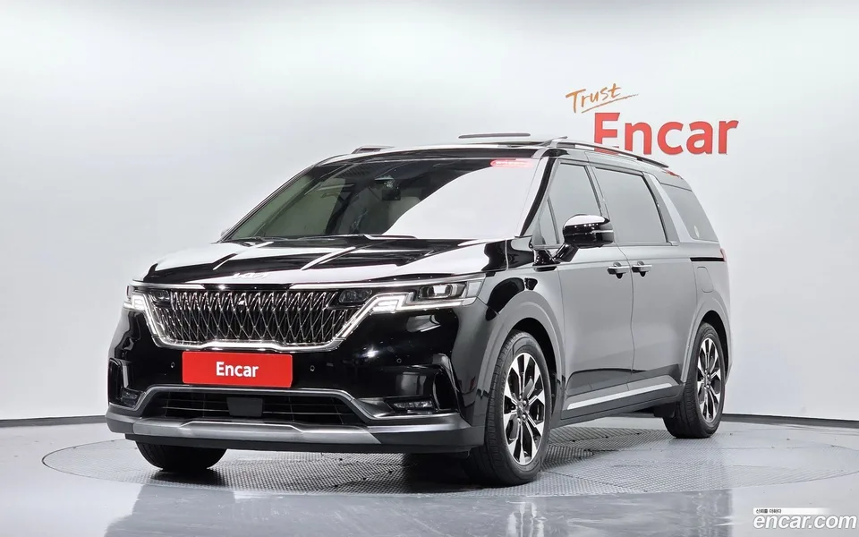 Kia Carnival 9 2022 — photo 1, buy with delivery to Moscow
