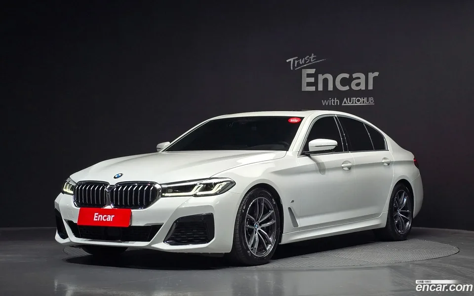 BMW 5 Series 520i M 2023 — photo 1, buy with delivery to Moscow