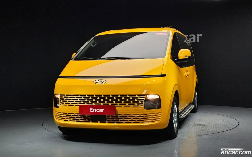 Hyundai Staria 4WD 11 2022 — thumbnail 3