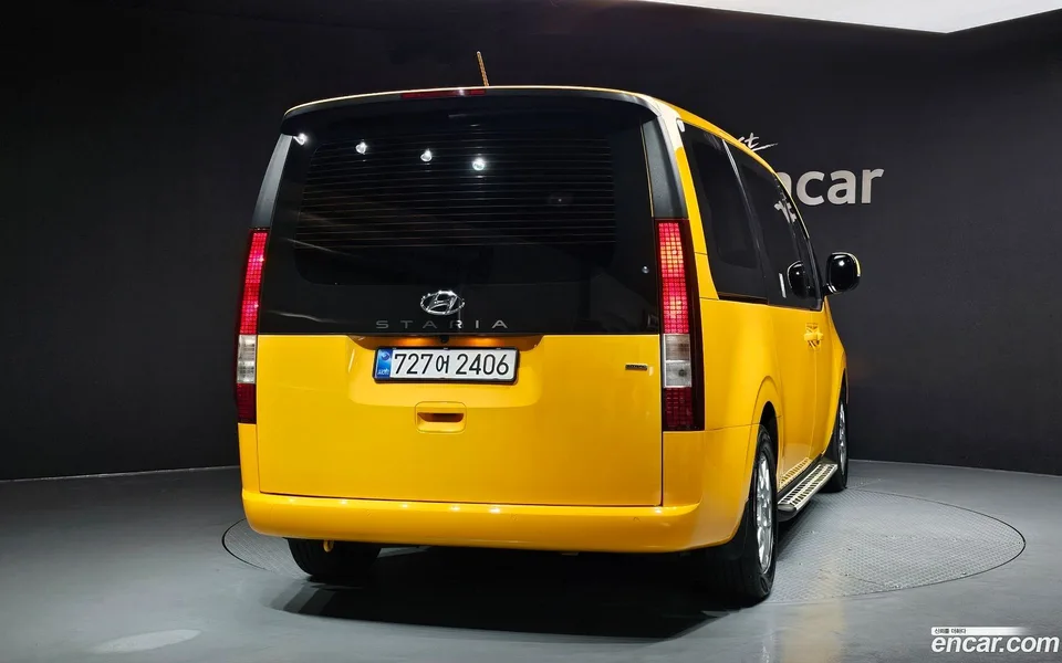 Hyundai Staria 4WD 11 2022 — thumbnail 4