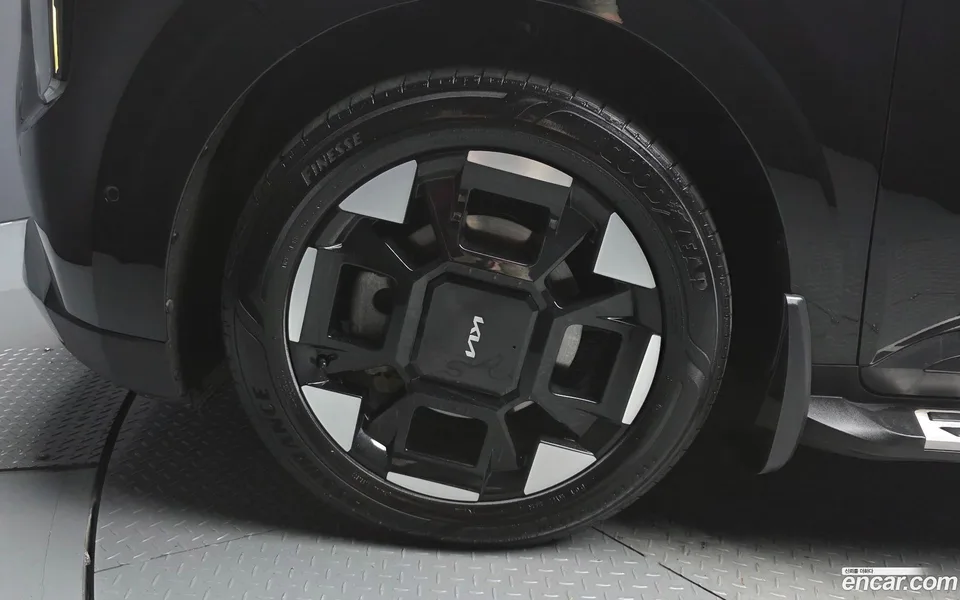 Kia Carnival HEV 9 2024 — thumbnail 2
