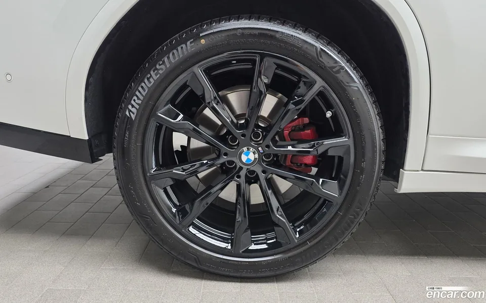 BMW X4 xDrive20i M 2025 — thumbnail 2