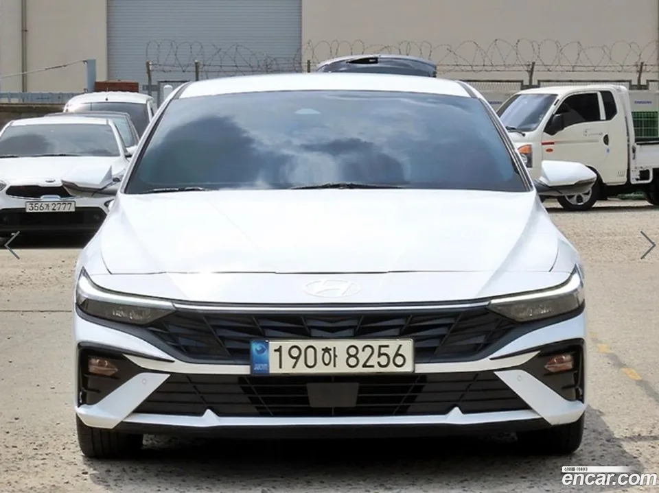 Hyundai Avante CN7 1.6 2023 — photo 1, buy with delivery to Moscow