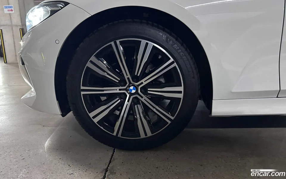 BMW 3 Series 320i 2025 — миниатюра 5