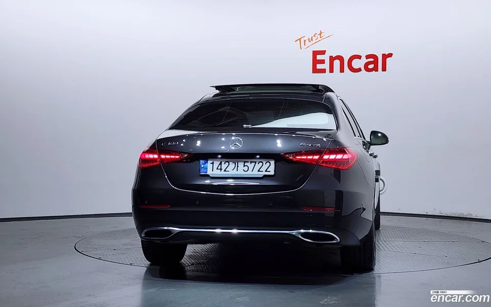 Mercedes-Benz C-Class C300 4MATIC 2023 — thumbnail 4