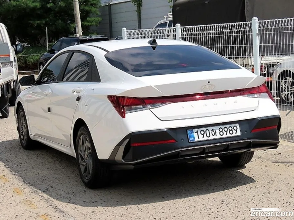 Hyundai Avante CN7 1.6 2023 — thumbnail 3