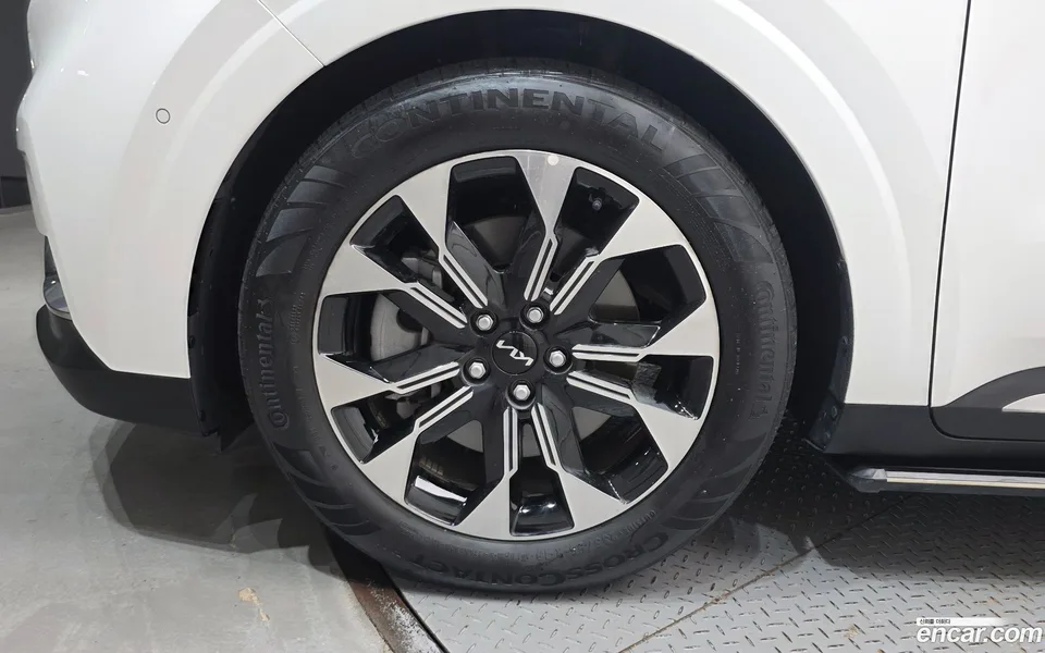 Kia Carnival 9 2023 — thumbnail 2