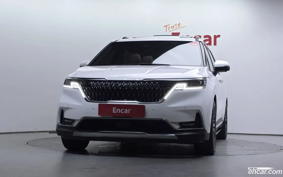 Kia Carnival 9 2023 — thumbnail 3