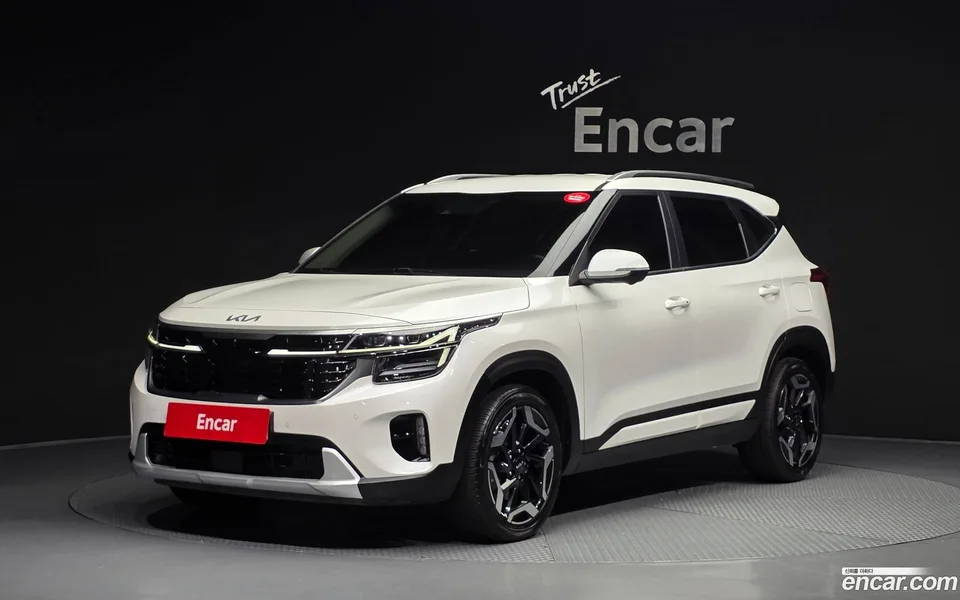 Kia Seltos 1.6 2WD 2023 — photo 1, buy with delivery to Moscow