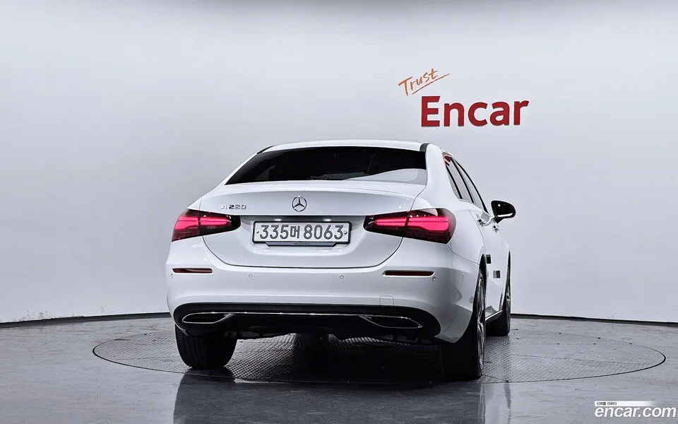 Mercedes-Benz A-Class A220 2024 — thumbnail 4