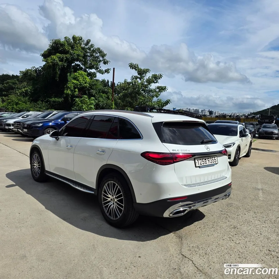 Mercedes-Benz GLC-Class GLC220 d 4MATIC 2024 — thumbnail 4