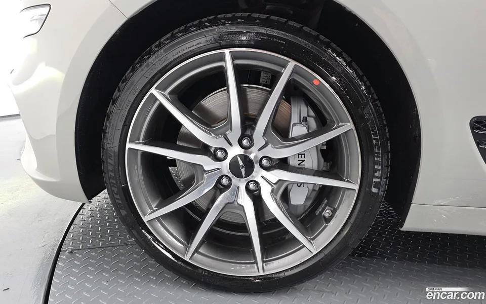 Genesis G70 2.5T 2WD 2025 — thumbnail 2