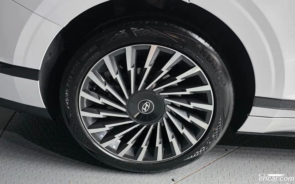 Hyundai Grandeur 2.5 2WD 2025 — thumbnail 2