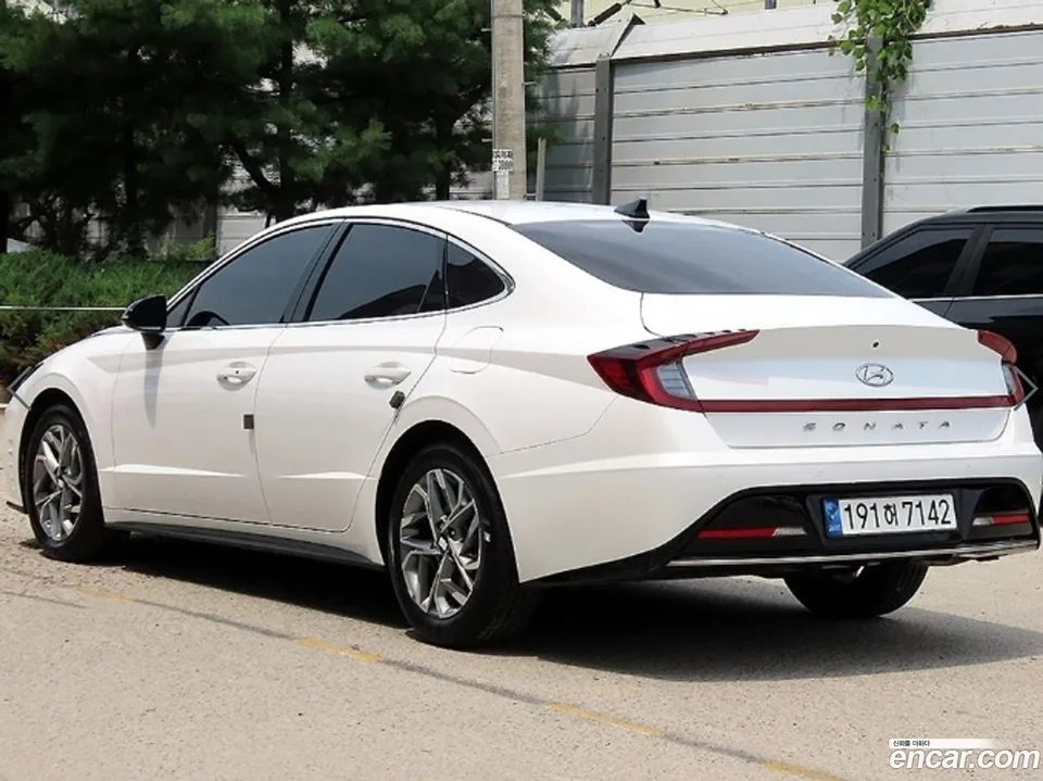Hyundai Sonata 2.0 2022 — thumbnail 3