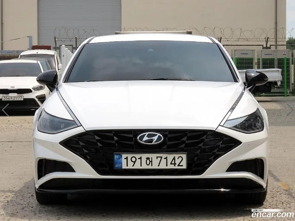 Hyundai Sonata 2.0 2022 — photo 1, buy with delivery to Moscow