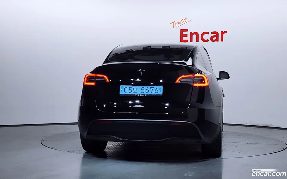 Tesla Model Y RWD 2023 — миниатюра 4